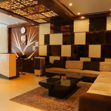 Vrindāvan Ananda Castle酒店 外观 照片