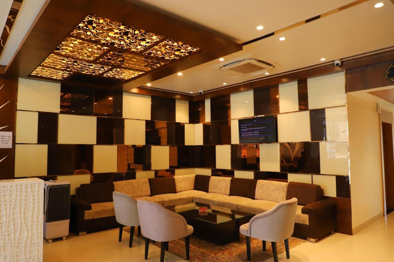 Vrindāvan Ananda Castle酒店 外观 照片